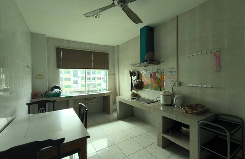 Richmond Hill House | Natol Homestay - Kuching Home Penthouse Airport Road