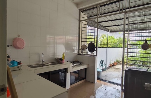 Kuching House | Natol Homestay - Moyan Batu Kawa