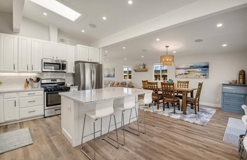 Westside Santa Cruz House | Natural Bridges/West Cliff Drive+EV Charging+Gorgeous Remodel