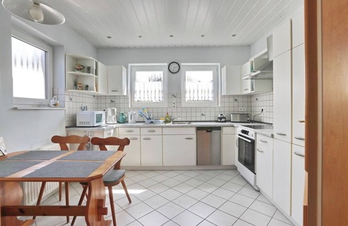 Bensheim House | Natural idyll at the foot of the Hemsberg - ideal starting point for nature lovers