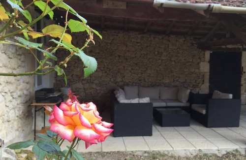 Pujols House | Natural stone house with pool near Bordeaux and the Atlantic Ocean