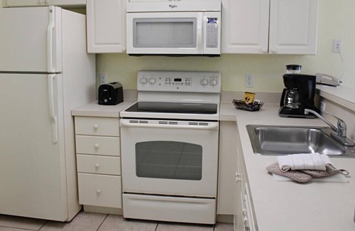 Bostroms Resort | Nature Escape! 4 Beautiful Units w/Kitchen, Beachfront, Surfing, Pool