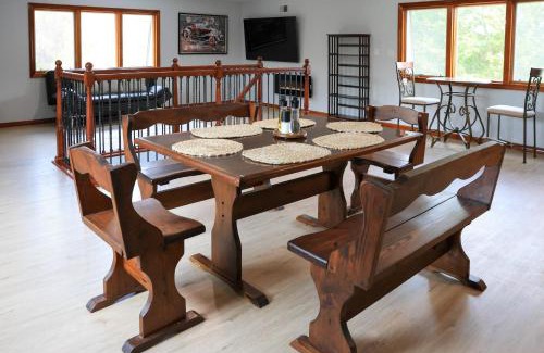 Penns Park Apartment | Nature Farm Stay , Lake , Fish , Animals ,Romance