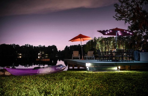 Lutz House | Nature Lover's Paradise - Private suite on Lakeside Homstead