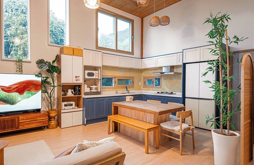 Seogwipo City House | Nature-Lover’s Jeju Escape, Private Forest Stay with Seasonal Blooms & Skies