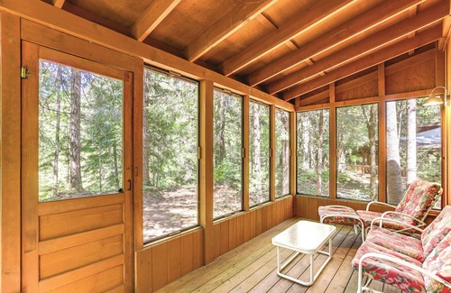 McKenzie Bridge Cabin | Nature-Packed McKenzie River Retreat w/Trails!