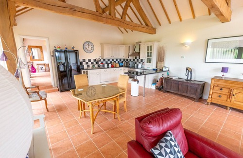 Iverley Cottage | NATURE'S LODGE, pet friendly, with open fire in Cookley