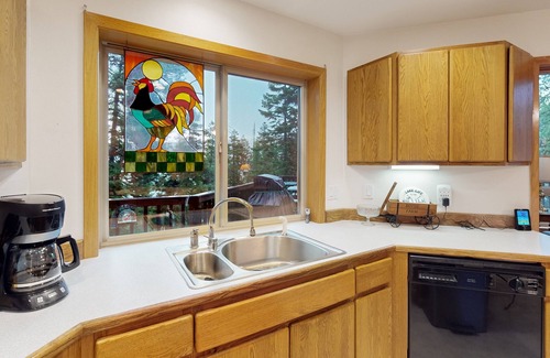 Wallowa County House | Nature’s Perfect Retreat: Wallowa Lookout - Stunning Views, Cozy Comfort