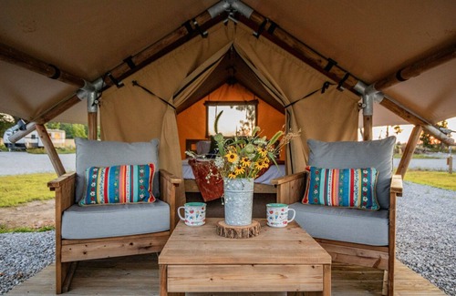 Cassville RV Rental | Nature's Summer Retreat near Roaring River Park