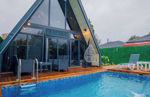Yanik Ski Chalet | Naturel Stone Karma Premium