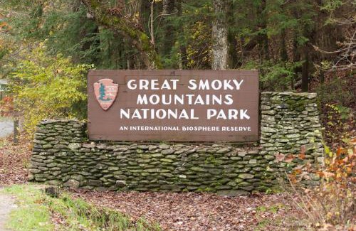 Cosby House | Natures Getaway, Pickleball Court, Creek, WIFI, Mountain Views, Starting at 79"