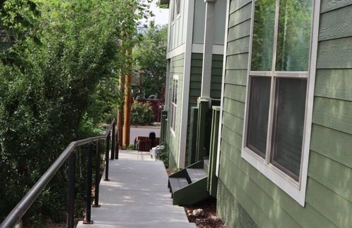 Southside House | NAU / Downtown Steps Away Perfect for Longer stays