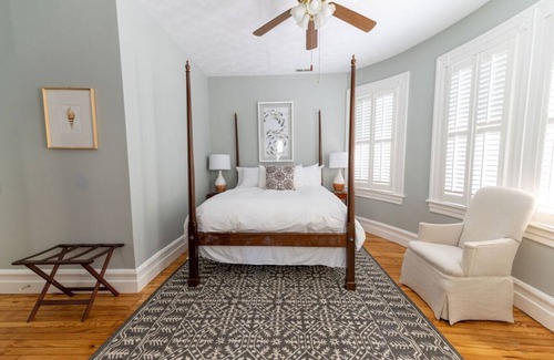 Edenton Bed & Breakfast | Navigator Room - Captain's Quarters Inn, Downtown Historic Edenton
