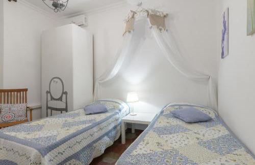 Rione V Ponte Apartment | Navona Family Apartment