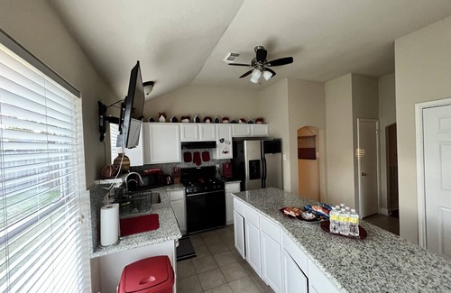 Atascocita House | NE Houston, Whole House, 3 bed 2 bath, 15 min from IAH Airport