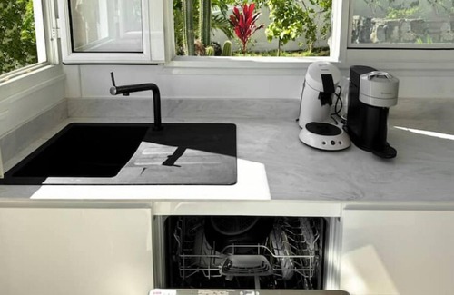 Mont Vergna House | NEW house 2-bedrooms, 2-bathrooms, 3 terraces/view on OB beach + St. Barth