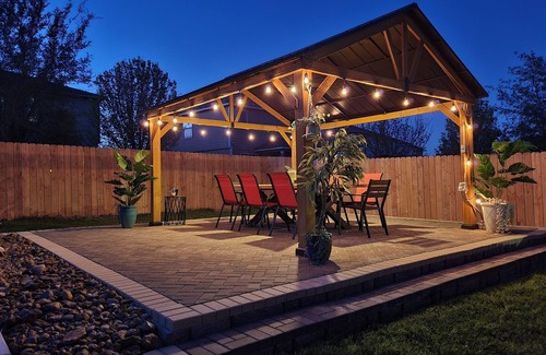 Cibolo House | NE SA Retreat | Fire Pit Patio Family Fun