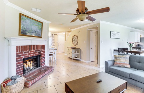 South Arlington House | Near AT&T Stadium & Six Flags: Texas Family Home!