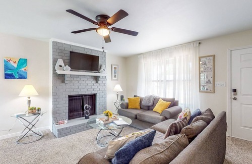 Myrtle Grove House | Near Beach w/ private yard & well-equipped kitchen