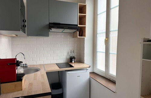 Evreux Condo | Near Cathedral - Wifi - Netflix - Parking