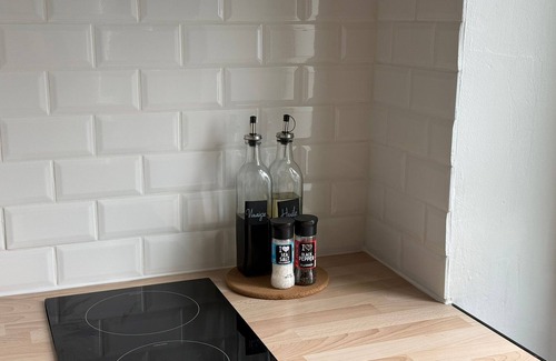 Evreux Condo | Near Cathedral - Wifi - Netflix - Parking