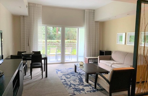 Doral Condo | Near Convention Center, King Studio with Kitchen