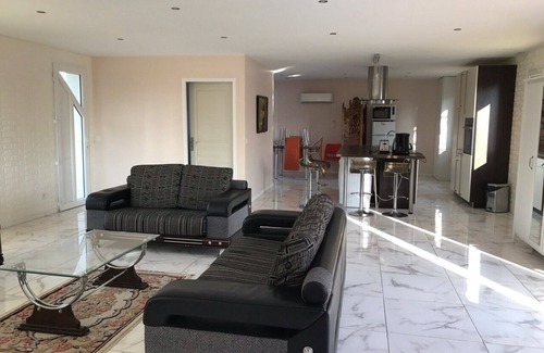 Blonville-sur-Mer Villa | Near Deauville-Villa-Heated Pool and Sauna