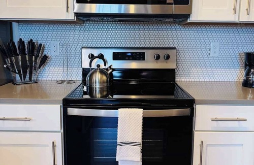 Florida Central Atlantic Coast Apartment | Near Disney, King Bed, Pet-Friendly Full Amenities