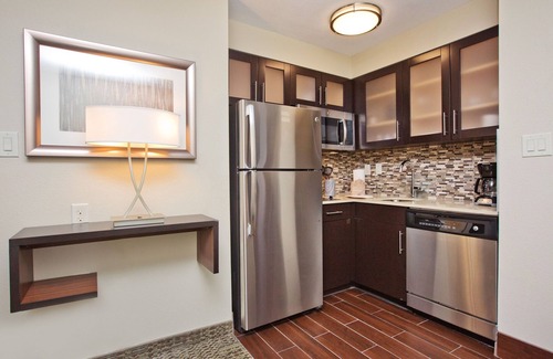 Sweetbriar Condo | Near Downtown Austin | 24 Hour Business Center + Heated Outdoor Pool