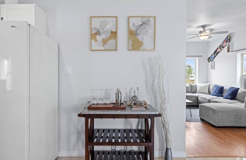 Greater Heights Apartment | Near Downtown Heights Apt | Yard Terrace WiFi Desk