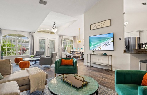 River District House | Near Downtown, Riverwalk, Pool! HOT TUB! Games!