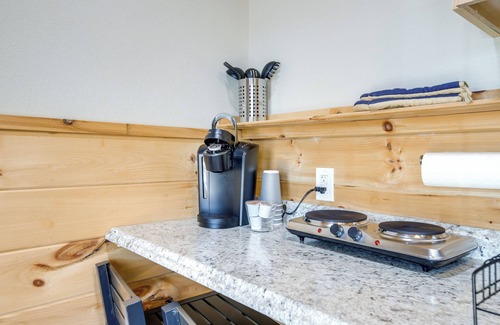 Newport Cabin | Near Hiking & Biking: Newport Cabin in the Smokies