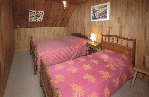Lanvaudan House | Near Lorient, this comfortable and traditional stone house benefits from a quiet location on the edg