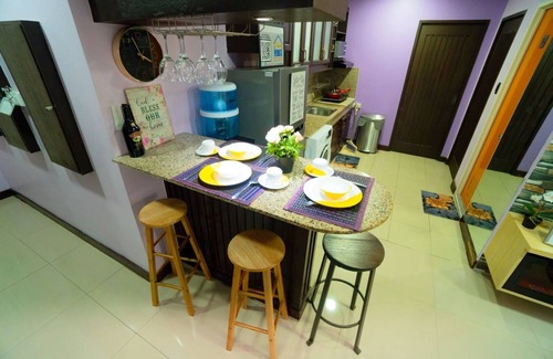 San Dionisio Condo | Near NAIA, Cozy 2 Bedroom Condo Apartment, Sleeps 05 Pax, 4 km to NAIA, Pool