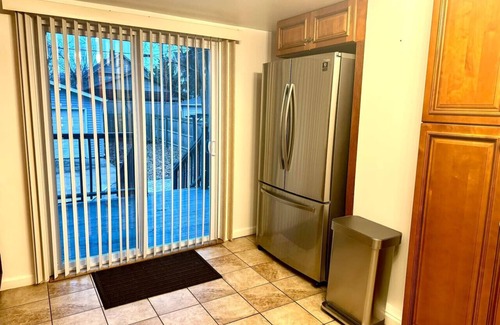 Lakewood House | NEAR Ohio City,Downtown,Tremont,Cavs,Browns,Clinic