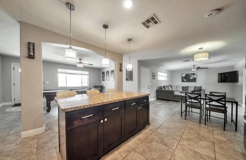 New Papago Parkway House | Near Old Town Scottsdale's Shopping, Dining & Golf, Private Heated Pool, Shuffle Board & Pool Table!