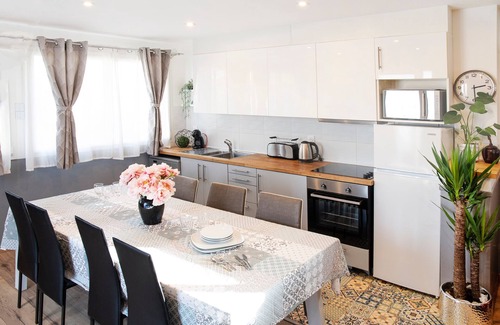 Villejuif Apartment | Near Paris/House/Air-conditioning/Parking/Metro 7