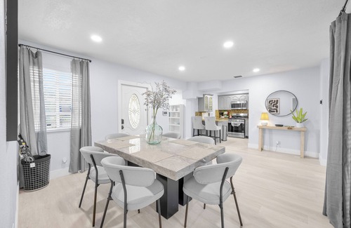 Hollywood House | Near Parks & Casinos: Modern Home in Hollywood!