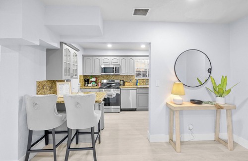 Hollywood House | Near Parks & Casinos: Modern Home in Hollywood!