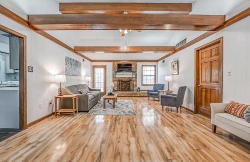 Cordova House | Near Shelby Farms & Greenline- Cordova Comfort