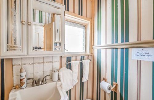 Vollintine-Evergreen House | Near Shopping & Dining- Magic in Midtown- 2 Units