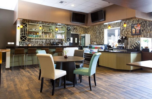 Torrance House | Near the 405, 110, and 91 Freeways | Ready for Family Stay | Free Onsite Parking