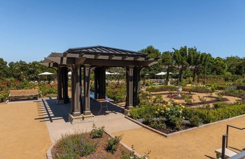 Torrance House | Near the 405, 110, and 91 Freeways | Ready for Family Stay | Free Onsite Parking