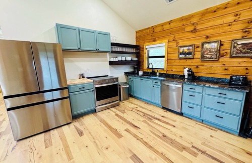 Jasper Cabin | Near the BuffaloNational River—2 bedroom, 2 bath cabin in Jasper, Arkansas