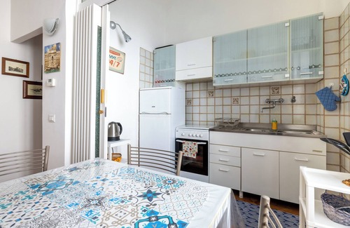 Celio House | NEAR THE COLISEUM, QUIET THREE-ROOM APARTMENT