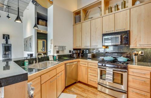 Eagle House | Near Trail Dtwn Eagle Ranch Condo with Balcony