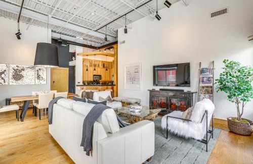 Eagle House | Near Trail Dtwn Eagle Ranch Condo with Balcony