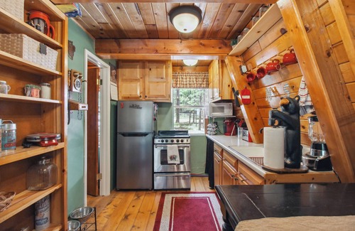 Heber Cabin | Near Trails: Forest Lake Retreat w/Backyard Oasis
