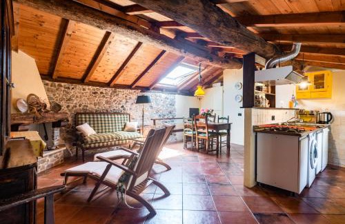 Borghetto di Vara Apartment | Nearby 5 Terre Lovely Mansarda
