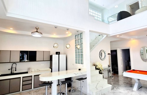 South Pattaya Villa | NEBULAND Luxury Pool Villa Pattaya Walking Street 7 Bedrooms